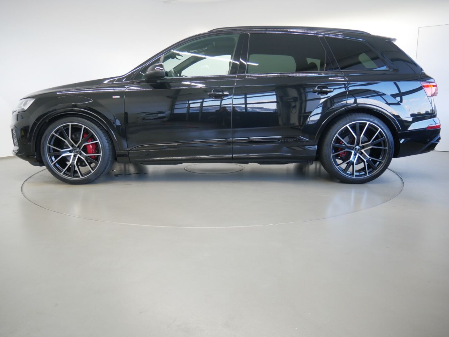 Bild über Audi Q7 competition plus 50 TDI quattro tiptronic - für weitere Informationen kontaktieren Sie den Audi Partner