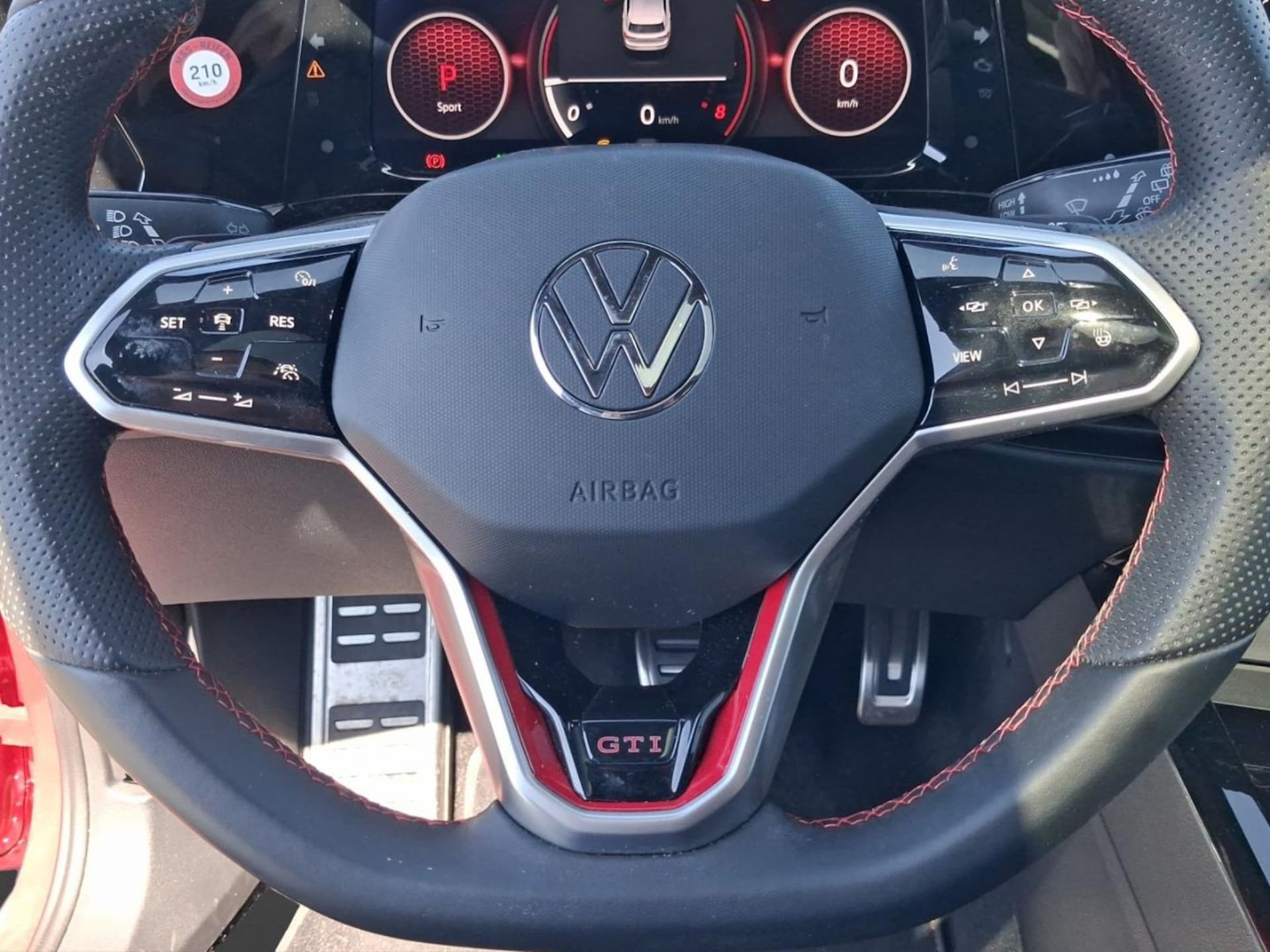 Volkswagen Golf GTI