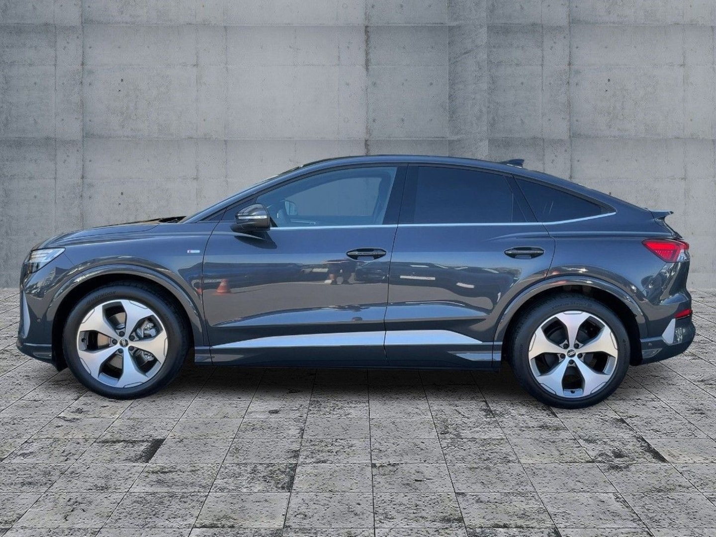 Bild über Audi Q4 Sportback e-tron e-tron performance 210 kW - für weitere Informationen kontaktieren Sie den Audi Partner