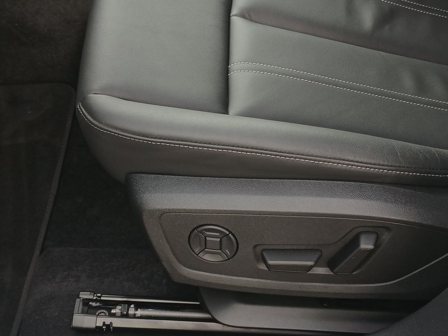 Bild über Audi A3 allstreet TFSI Schaltgetriebe - für weitere Informationen kontaktieren Sie den Audi Partner