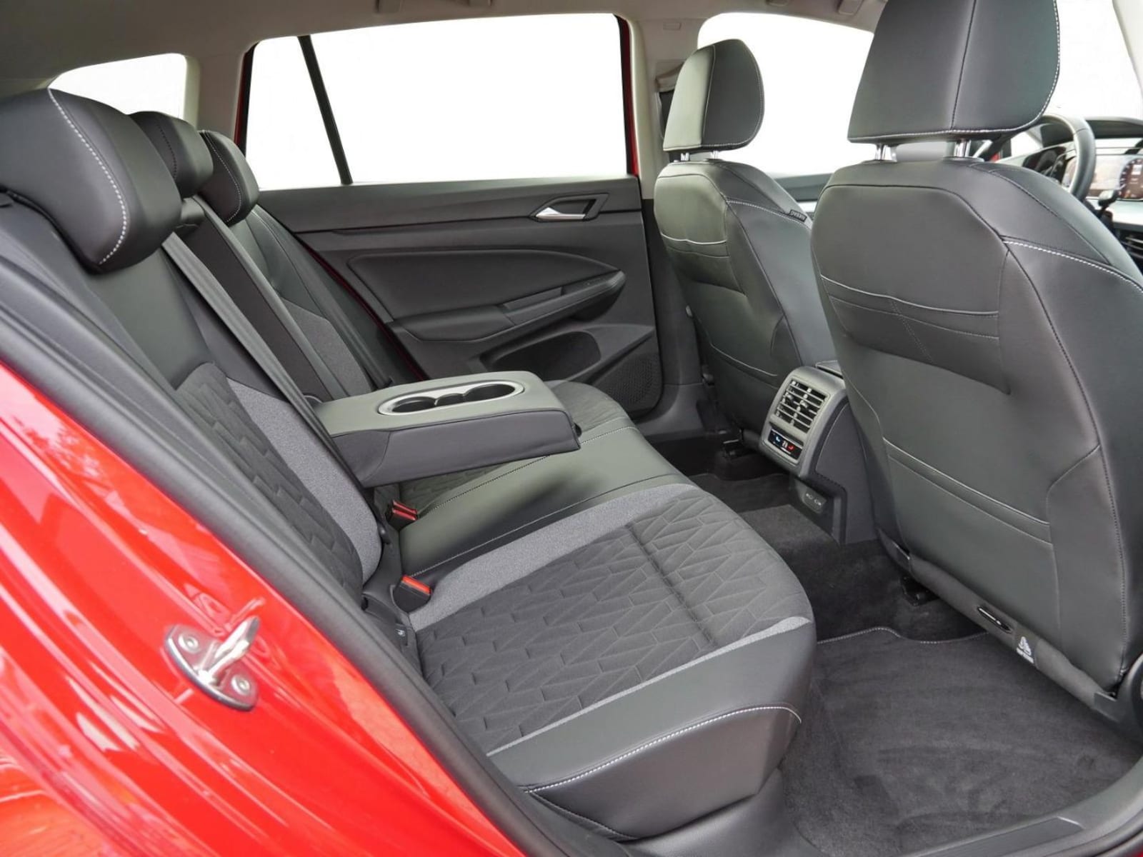 Volkswagen Golf Variant – Bild 16