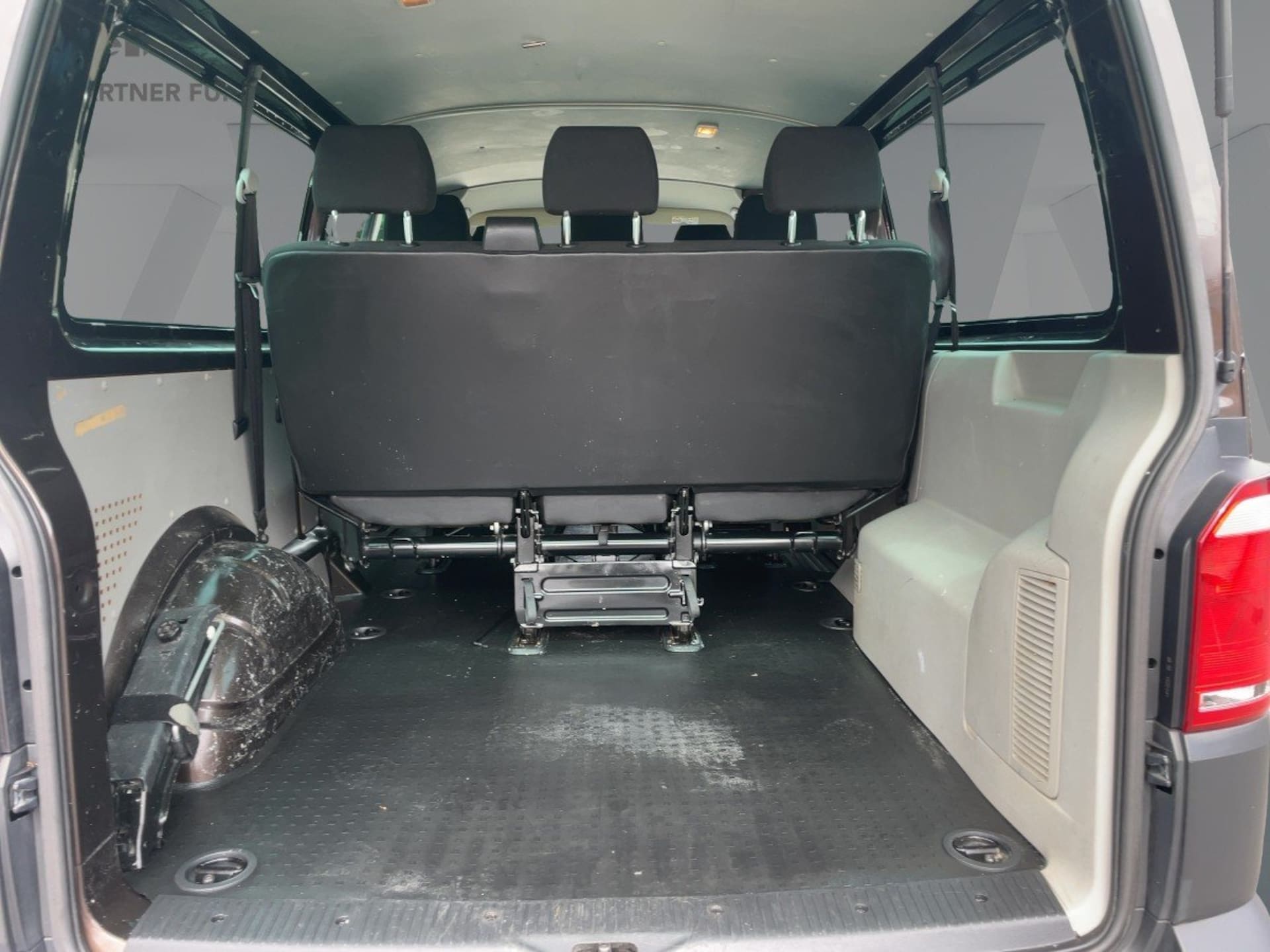 Volkswagen T6 Transporter Kombi langer Radstand