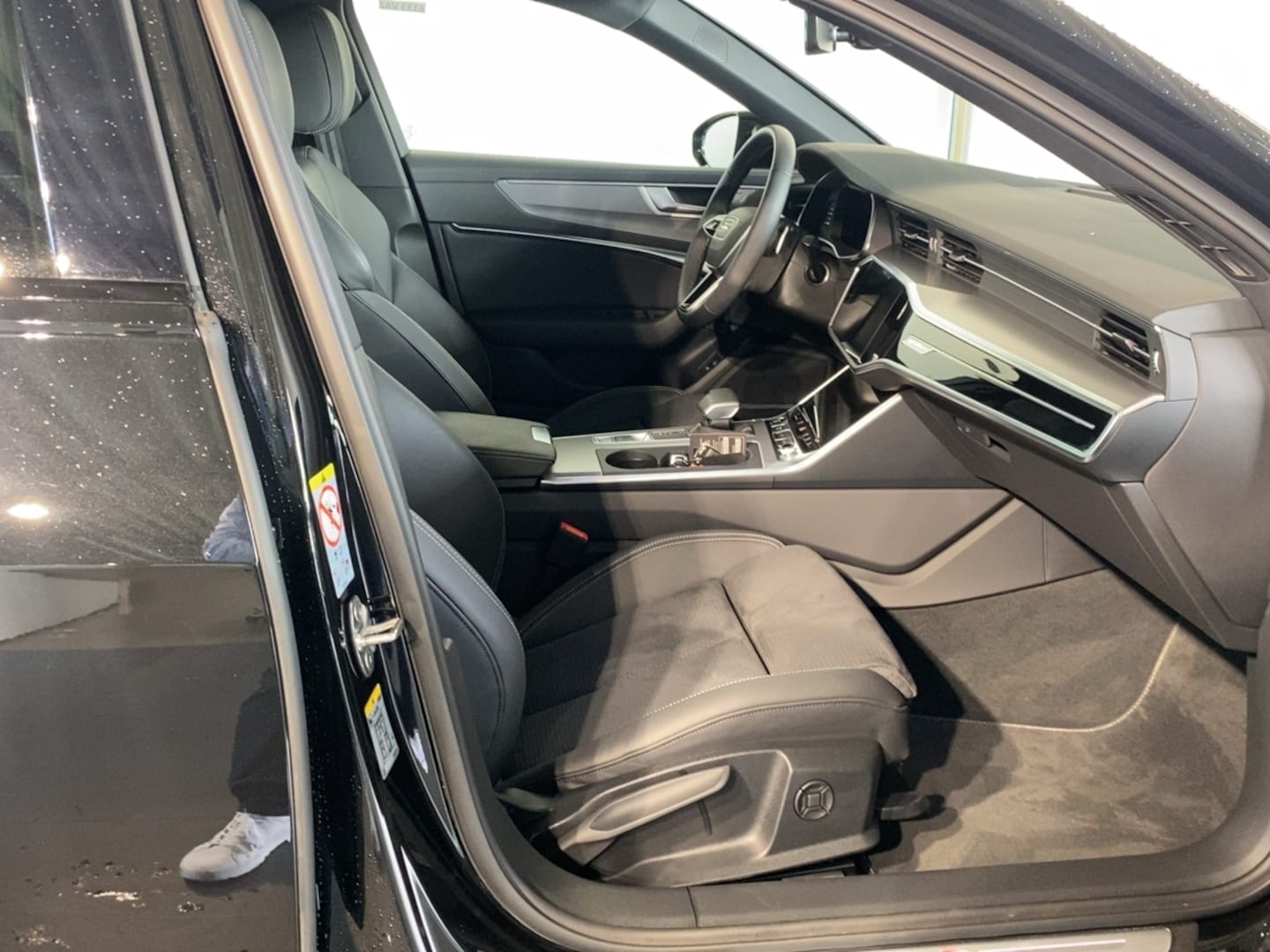 Bild über Audi A6 Avant S line 40 TDI quattro S tronic - für weitere Informationen kontaktieren Sie den Audi Partner