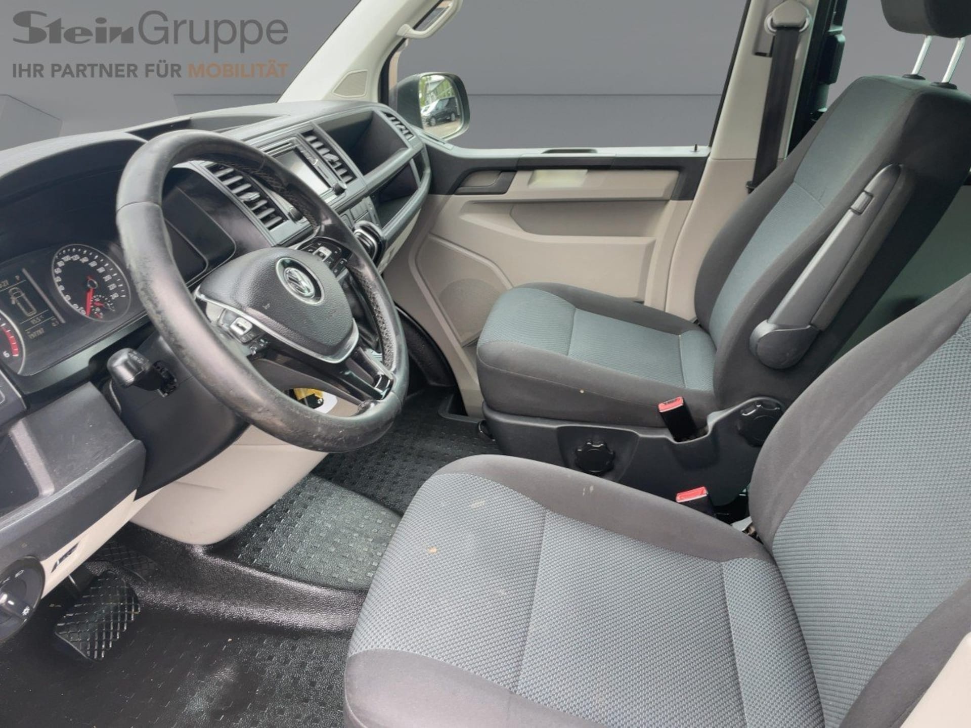 Volkswagen T6 Transporter Kombi langer Radstand