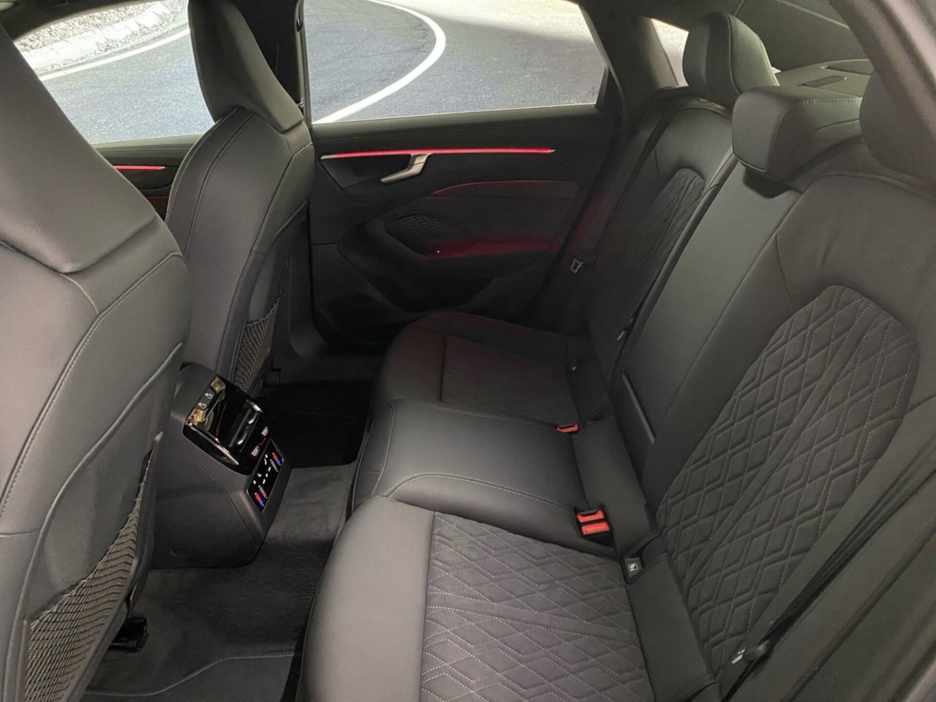 Audi A6 Limousine e-hybrid edition one