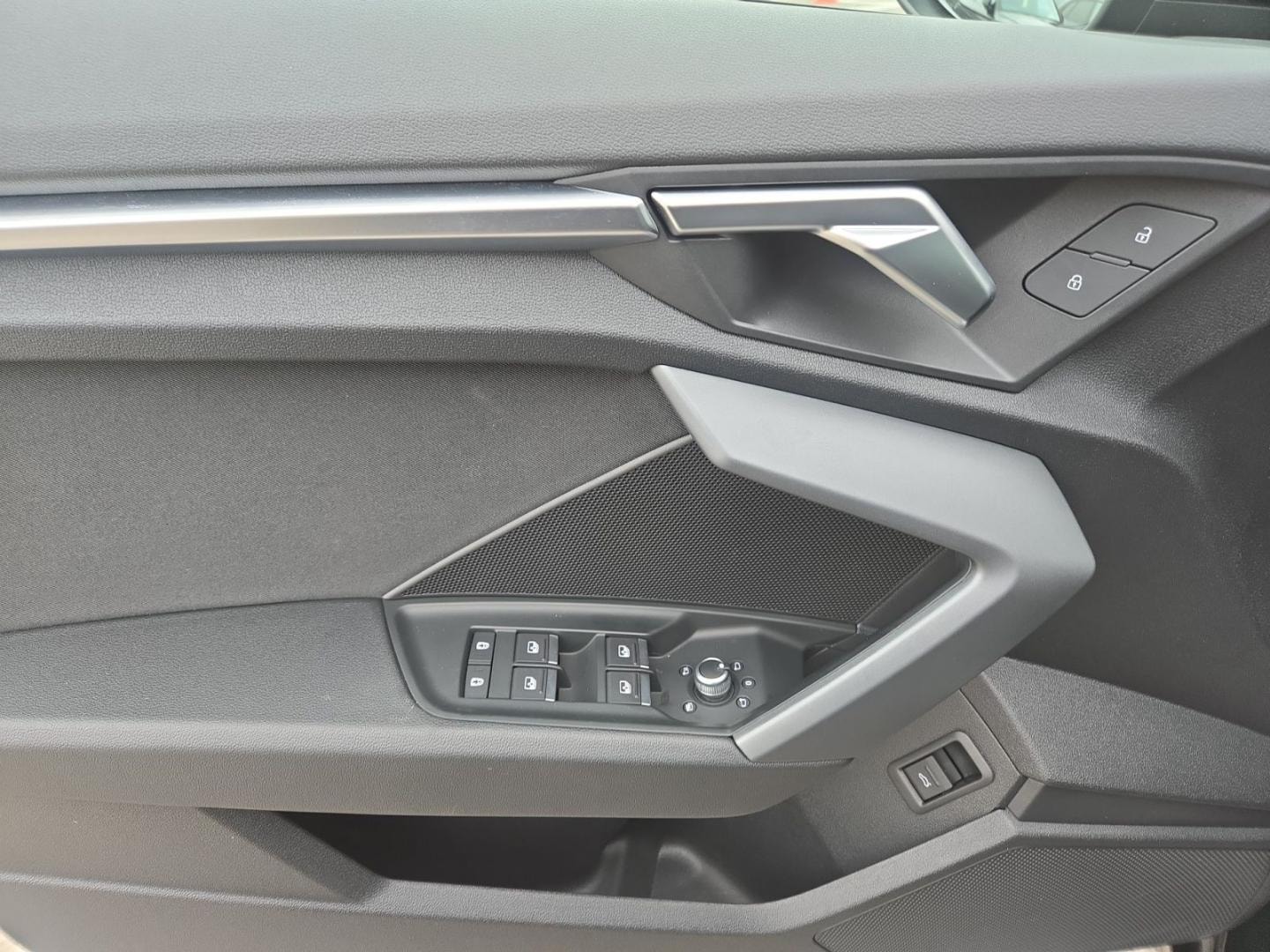 Bild über Audi A3 Sportback advanced 35 TFSI Schaltgetriebe - für weitere Informationen kontaktieren Sie den Audi Partner