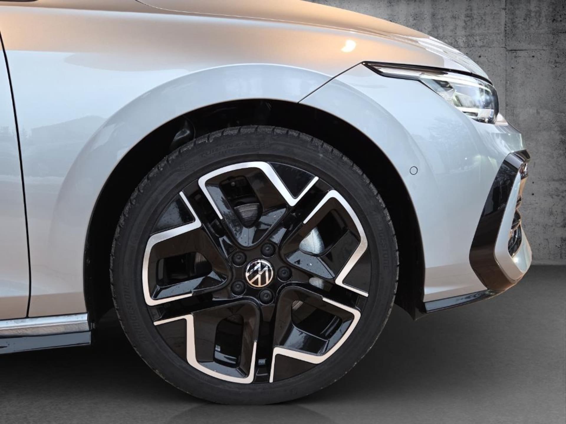 Volkswagen Golf R-Line