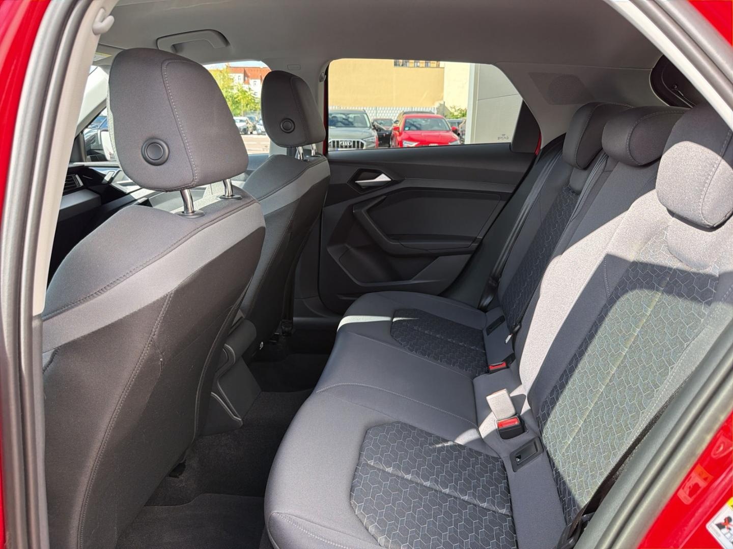 Bild über Audi A1 Sportback advanced 30 TFSI Schaltgetriebe - für weitere Informationen kontaktieren Sie den Audi Partner