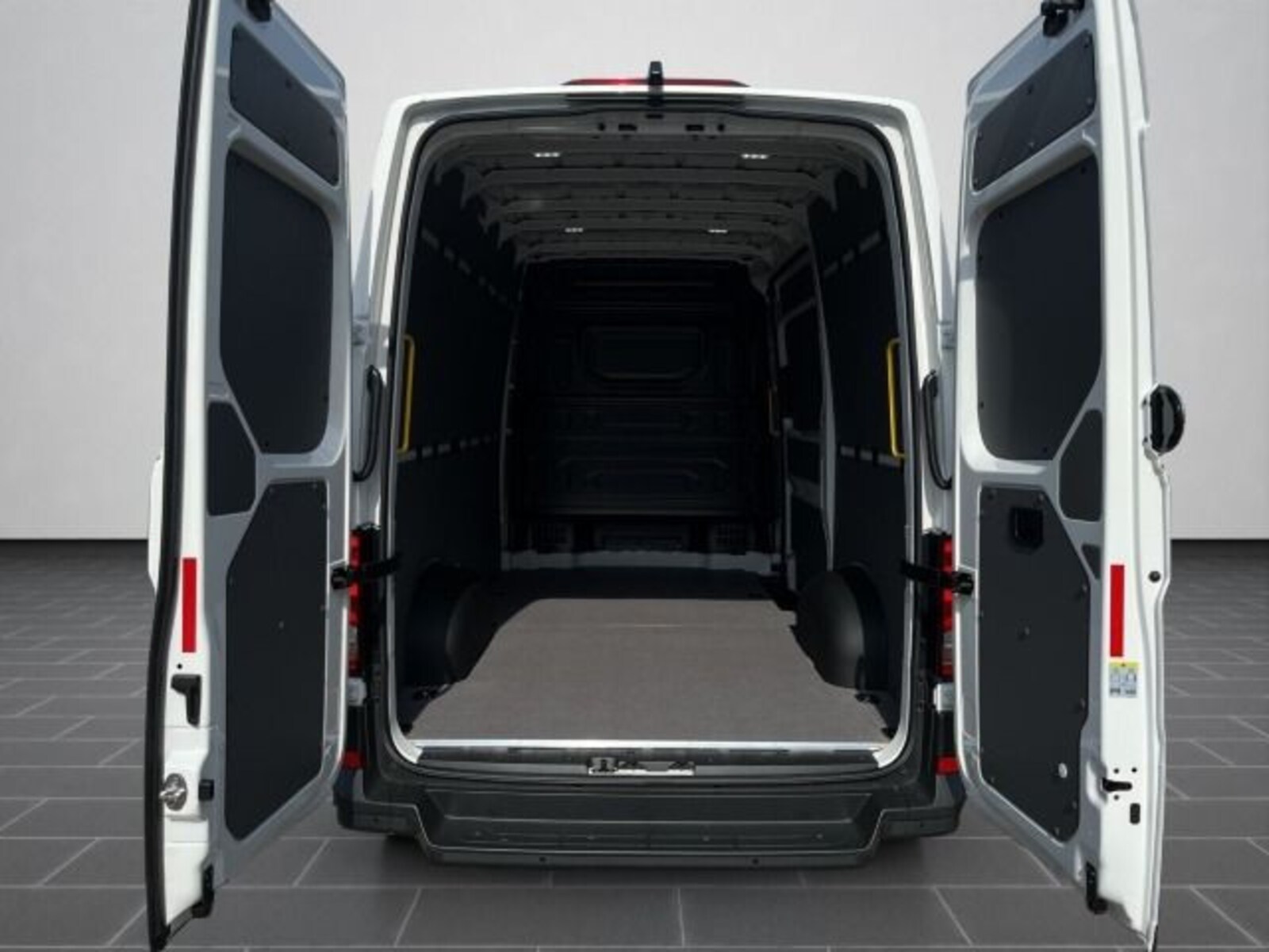 Volkswagen Crafter Kasten mittlerer Radstand – Bild 15
