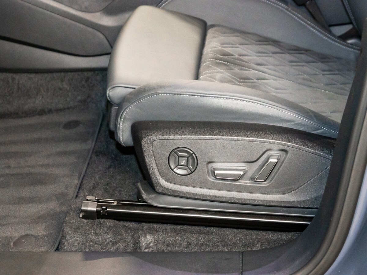 Image about Audi Q6 SUV e-tron e-tron quattro