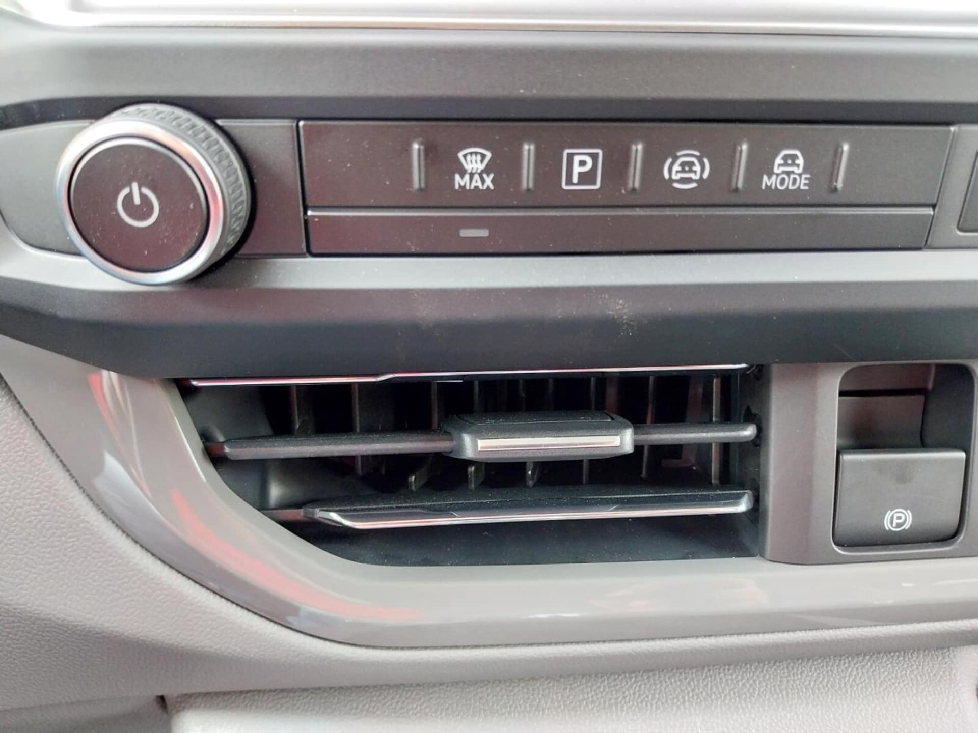 Volkswagen Caravelle długi roztaw osi Model bazowy