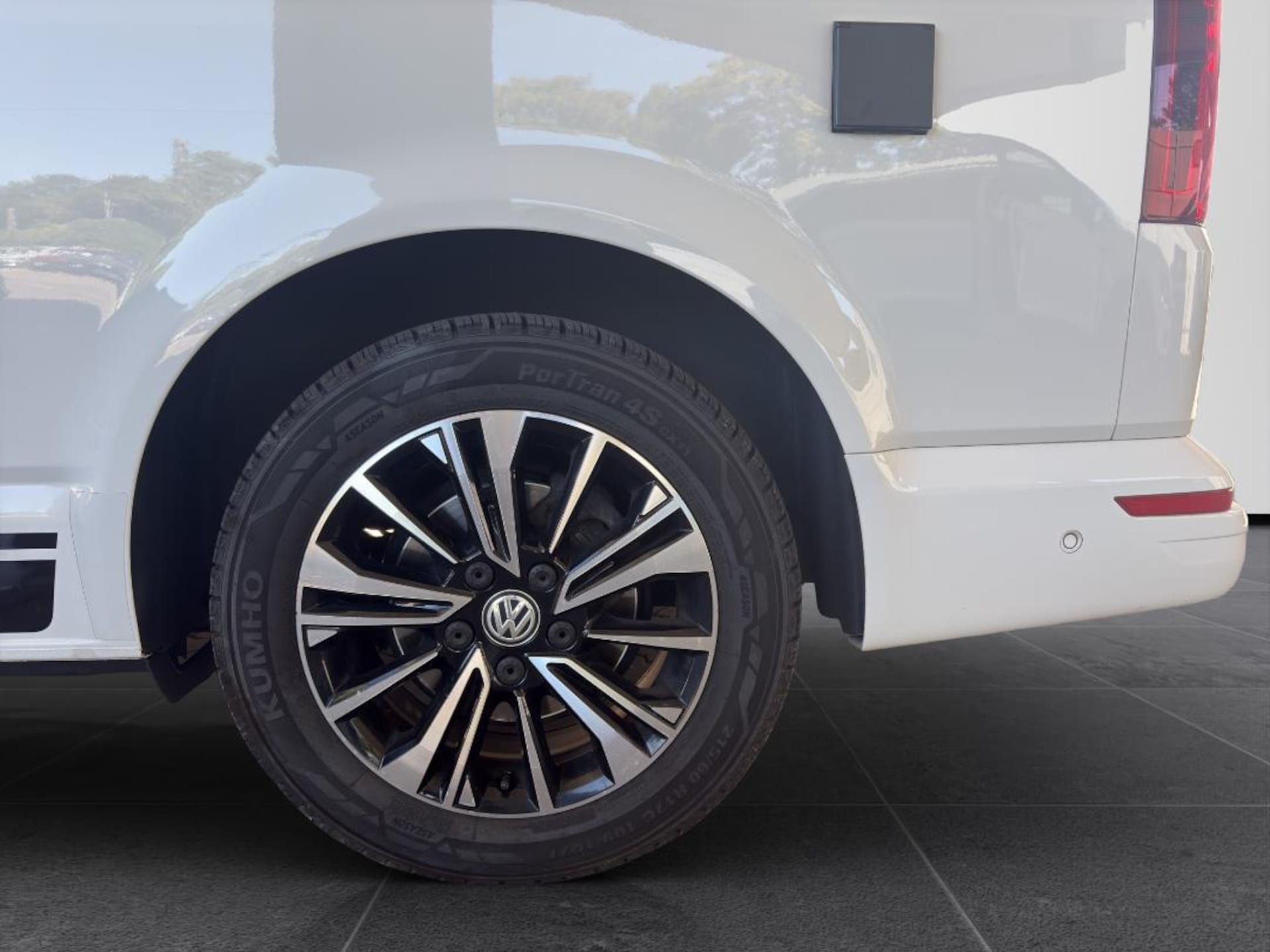 Volkswagen T6.1 California Beach