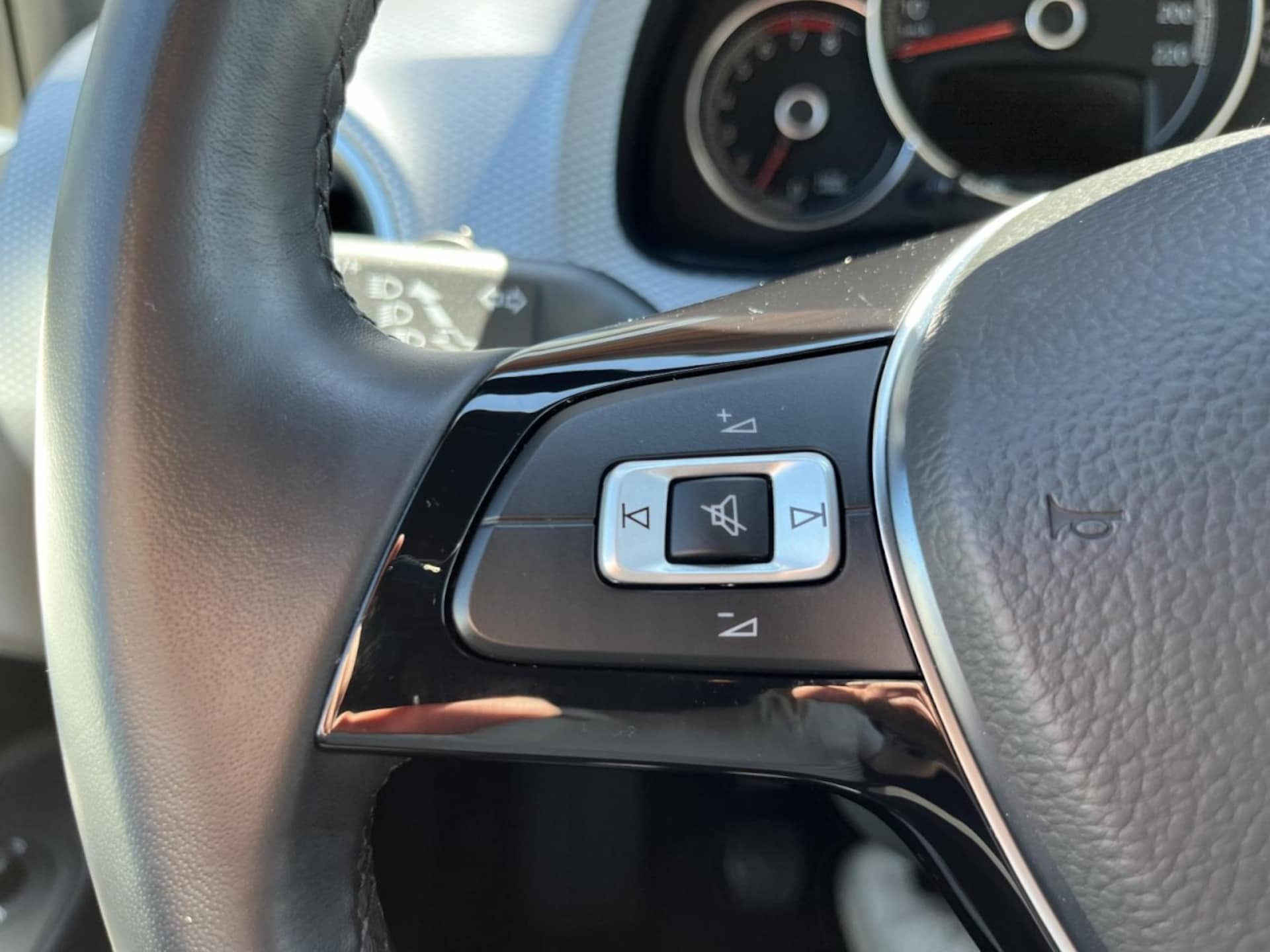 Volkswagen up! ACTIVE