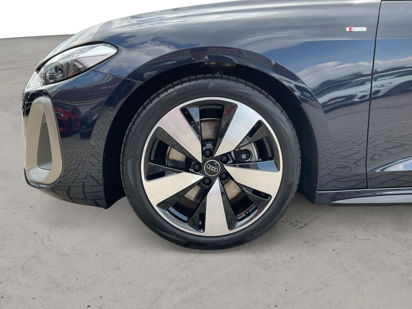 Bild über Audi A5 Avant TDI quattro 150 kW S tronic - für weitere Informationen kontaktieren Sie den Audi Partner