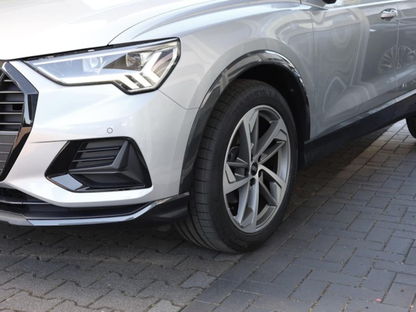 Bild über Audi Q3 TFSI 110 kW S tronic - für weitere Informationen kontaktieren Sie den Audi Partner