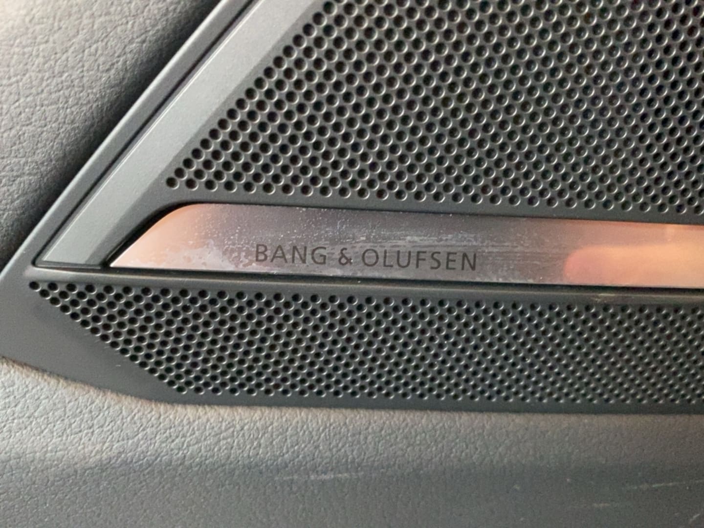 Bild über Audi A6 Avant S line 40 TDI quattro S tronic - für weitere Informationen kontaktieren Sie den Audi Partner