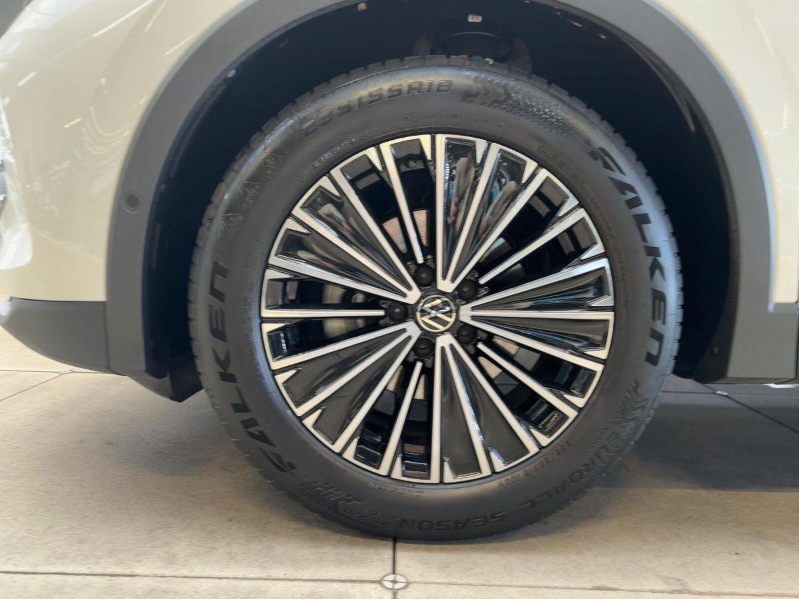 Volkswagen Tiguan – Bild 12