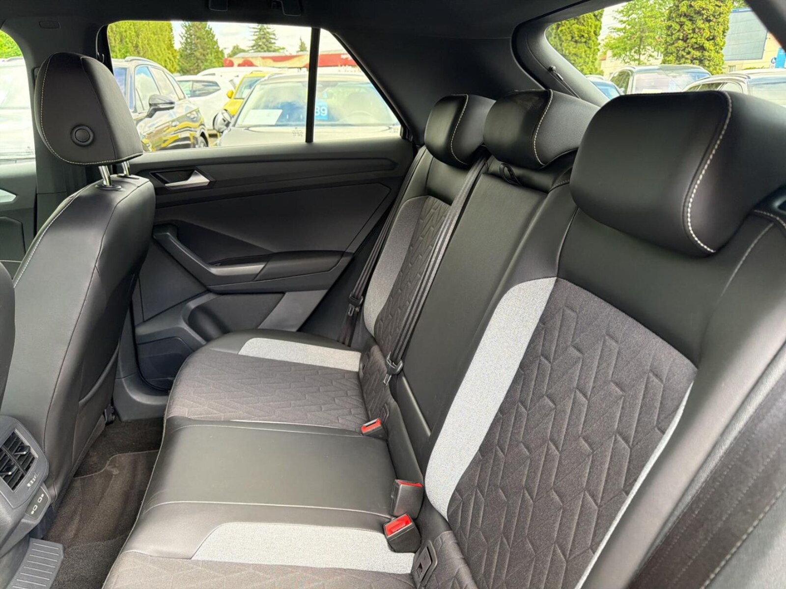 Volkswagen T-Roc – Bild 8