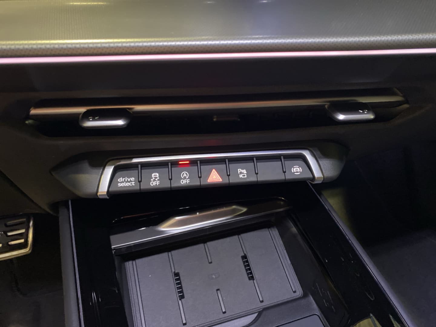 Bild über Audi Q3 SUV TFSI 110 kW S tronic - für weitere Informationen kontaktieren Sie den Audi Partner