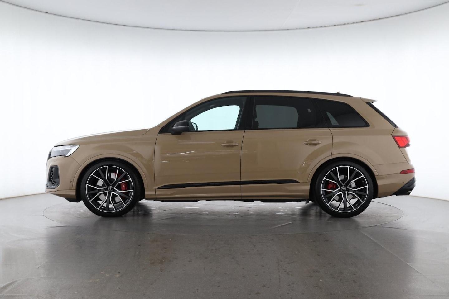 Bild über Audi SQ7 SUV TFSI quattro 373 kW tiptronic - für weitere Informationen kontaktieren Sie den Audi Partner