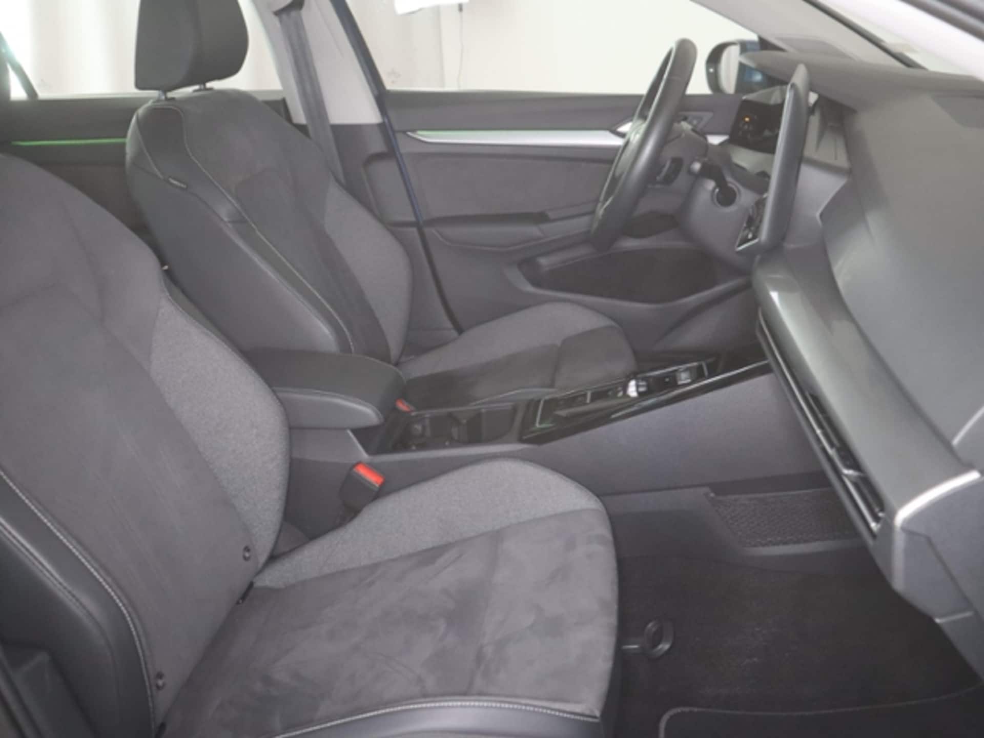 Volkswagen Golf Style