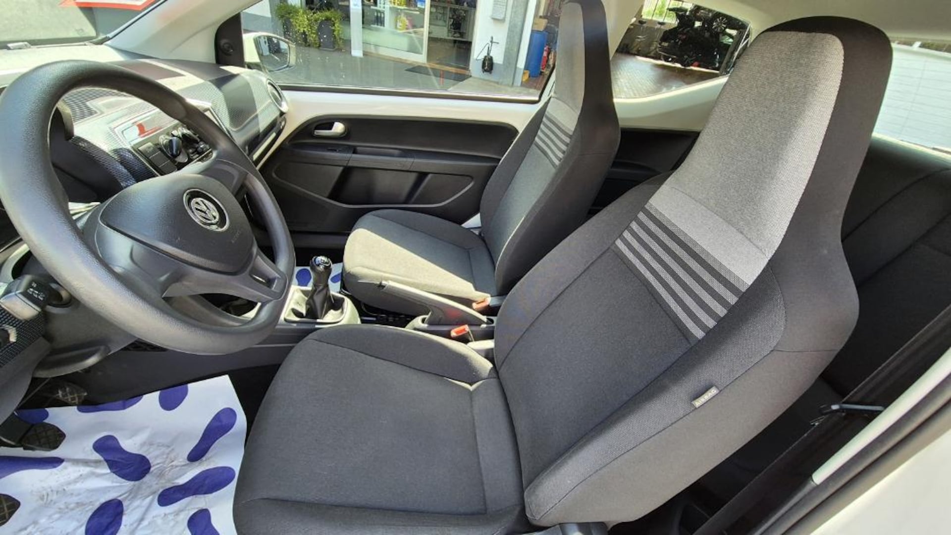 Volkswagen up! move up!