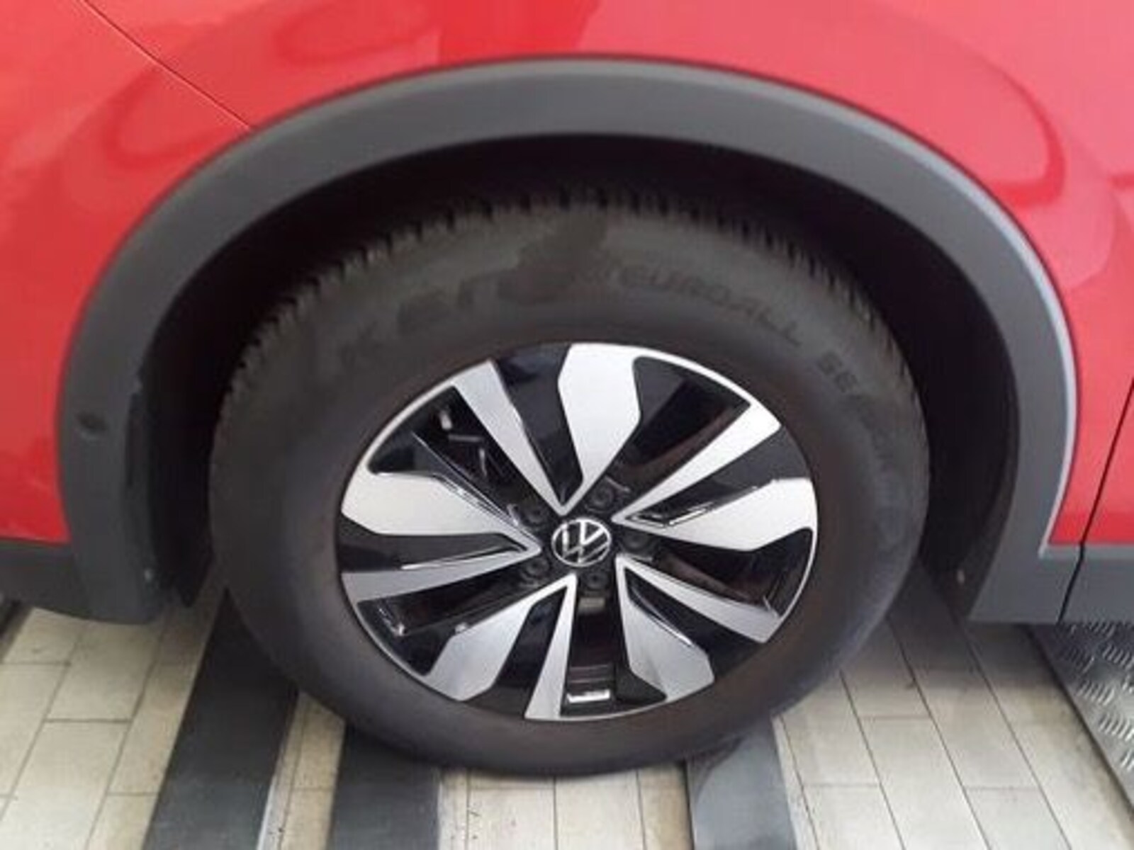 Volkswagen Tiguan – Bild 11