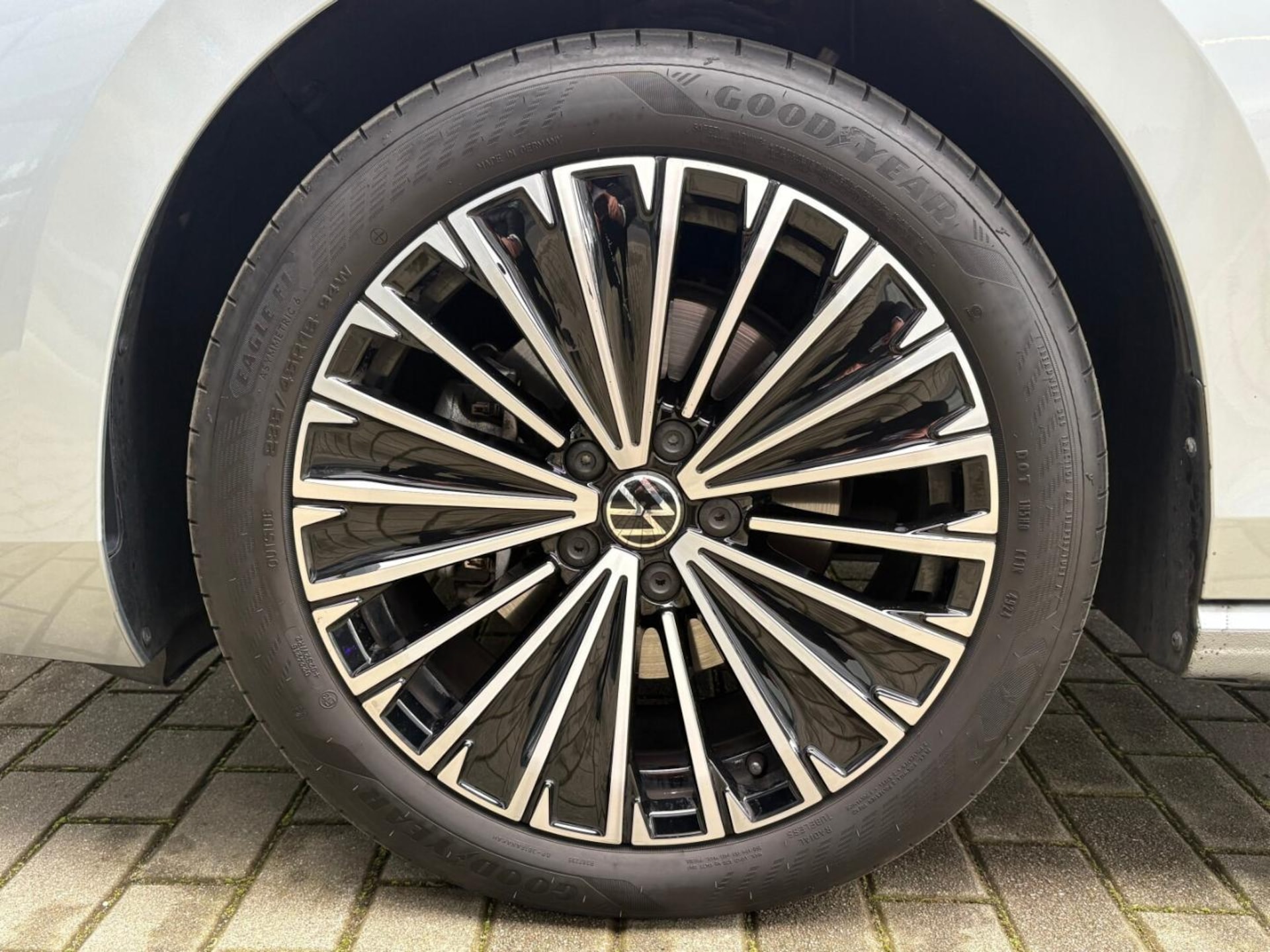 Volkswagen Passat Elegance