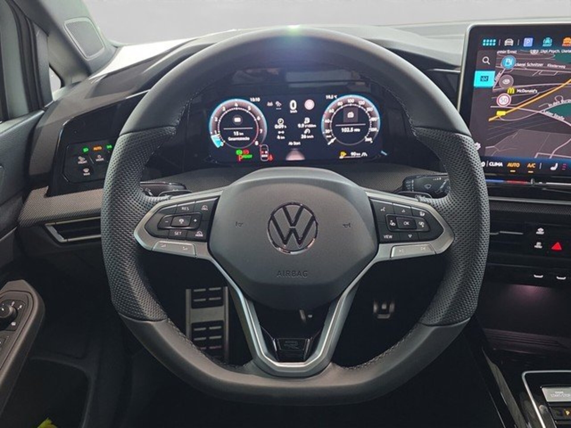 Volkswagen Golf R-Line