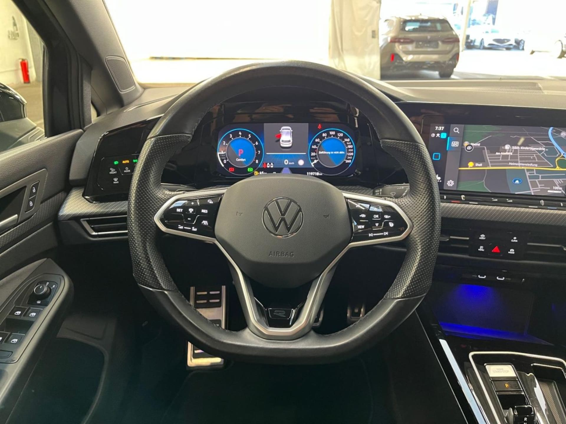 Volkswagen Golf R-Line