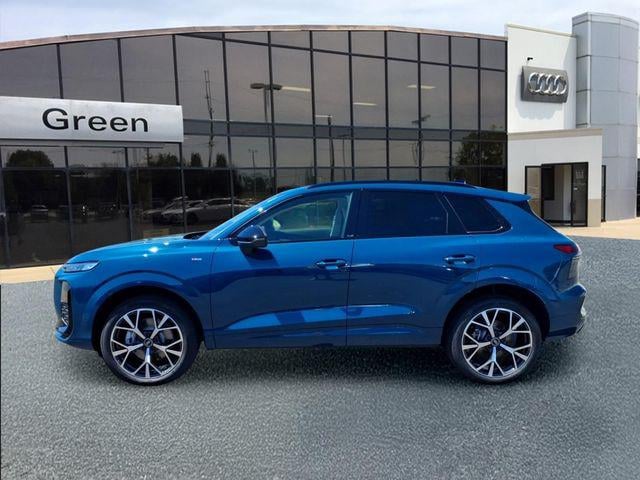 2026 Audi Q3 Base - Photo 2