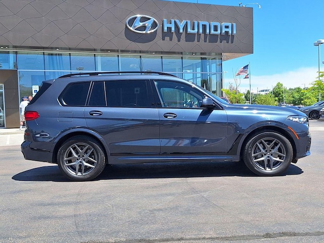 2022 BMW X7