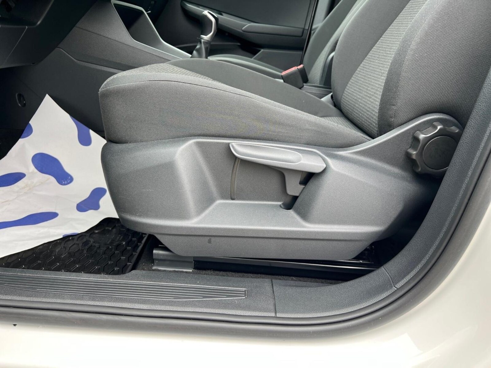 Volkswagen Caddy Cargo – Bild 10