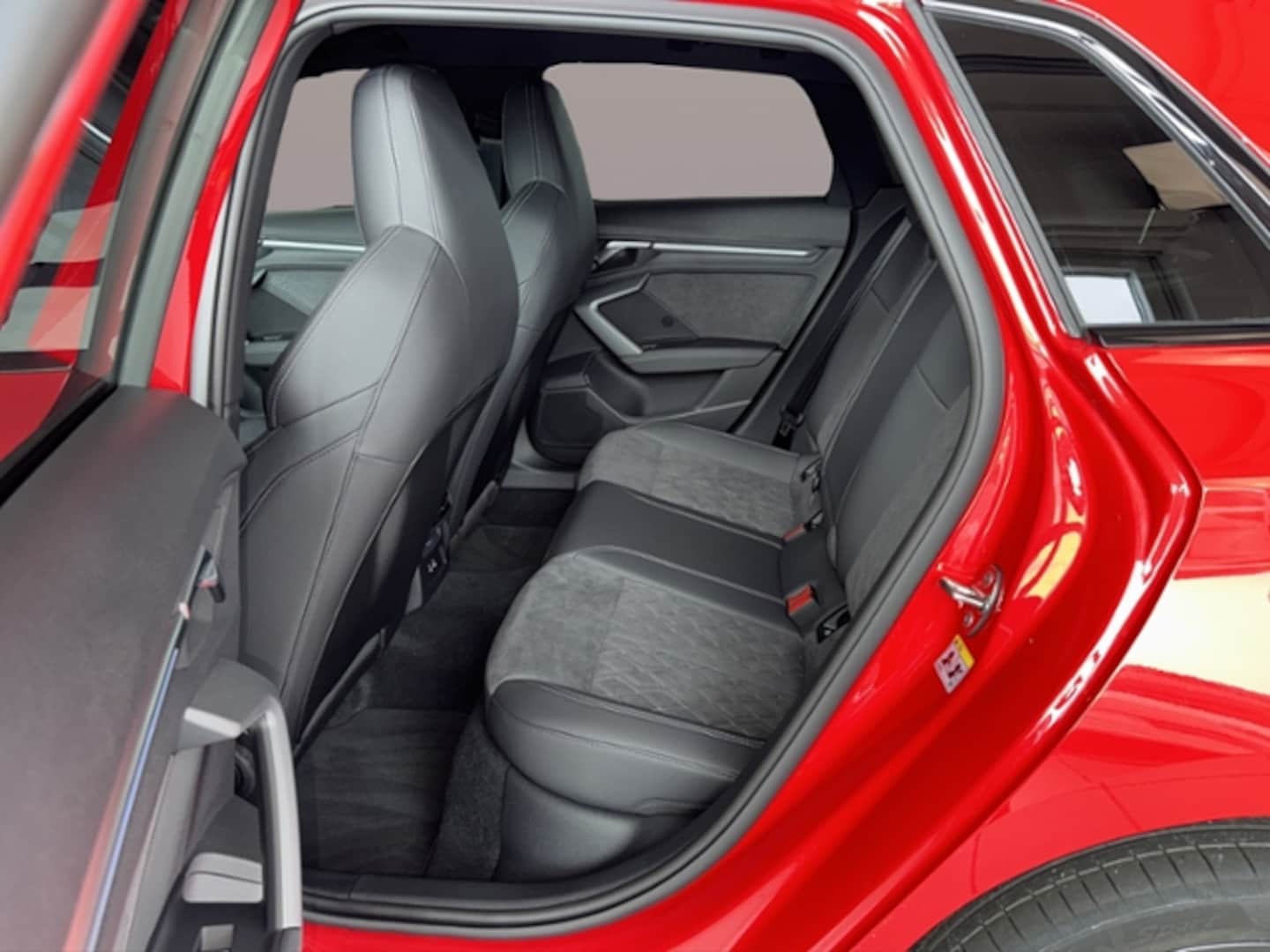 Bild über Audi A3 Sportback advanced 30 TFSI S tronic - für weitere Informationen kontaktieren Sie den Audi Partner