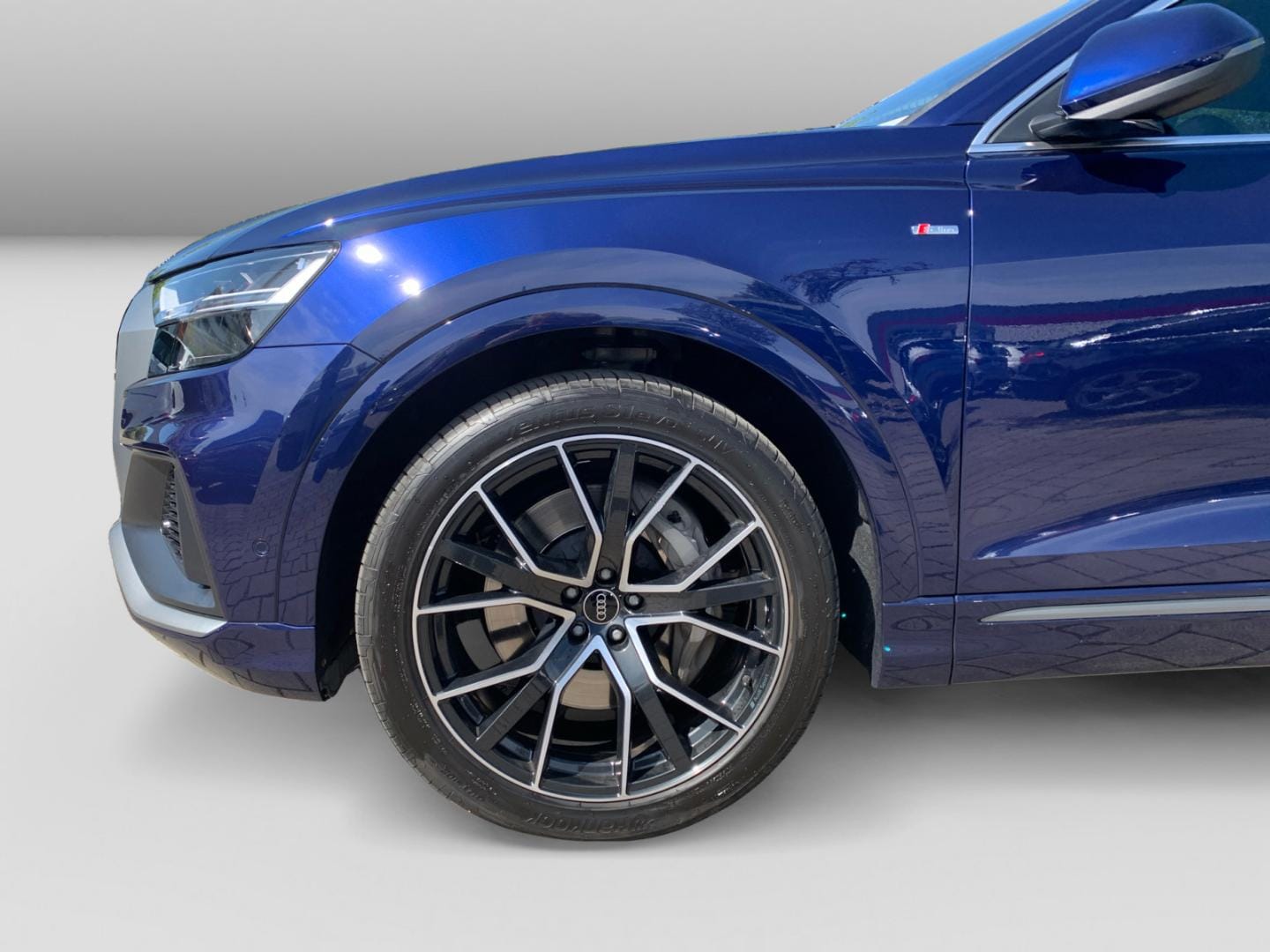 Image about Audi Q8 TFSI e 55 TFSI e quattro tiptronic