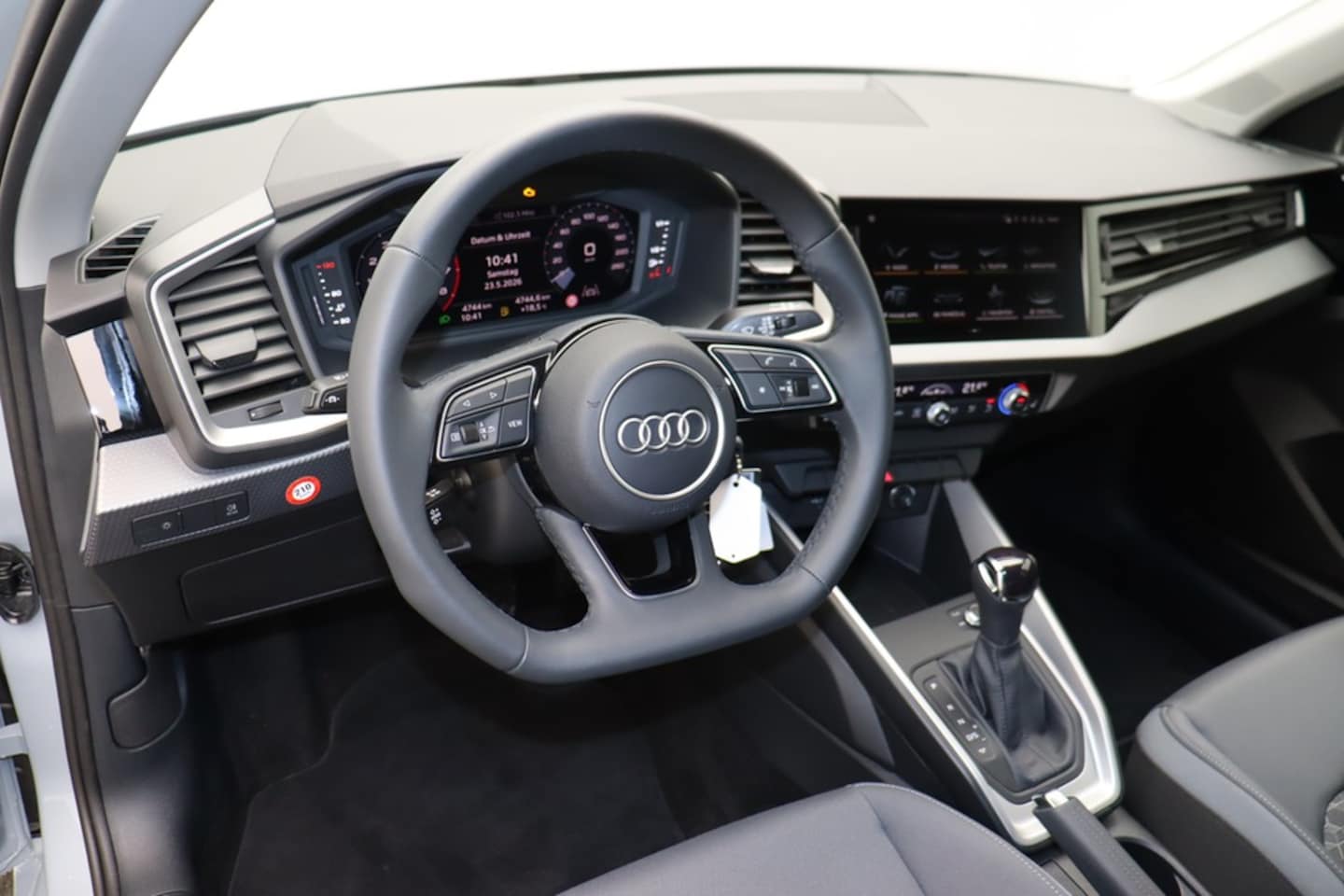 Bild über Audi A1 Sportback advanced 30 TFSI S tronic - für weitere Informationen kontaktieren Sie den Audi Partner