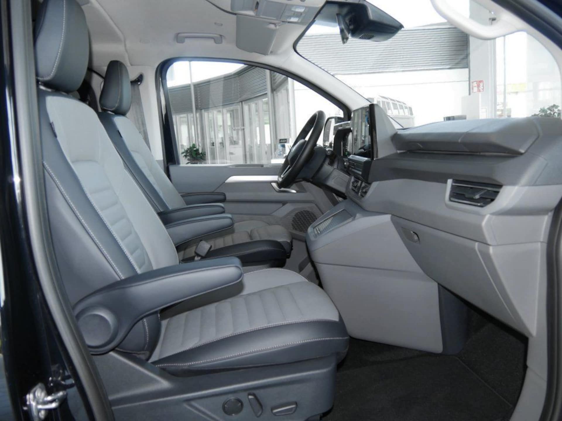 Volkswagen e-Caravelle Style