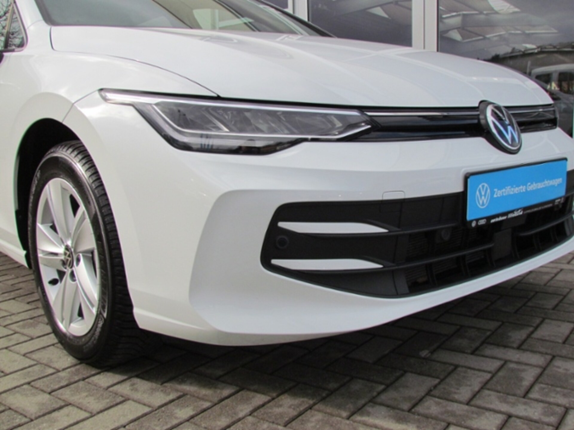 Volkswagen Golf Life