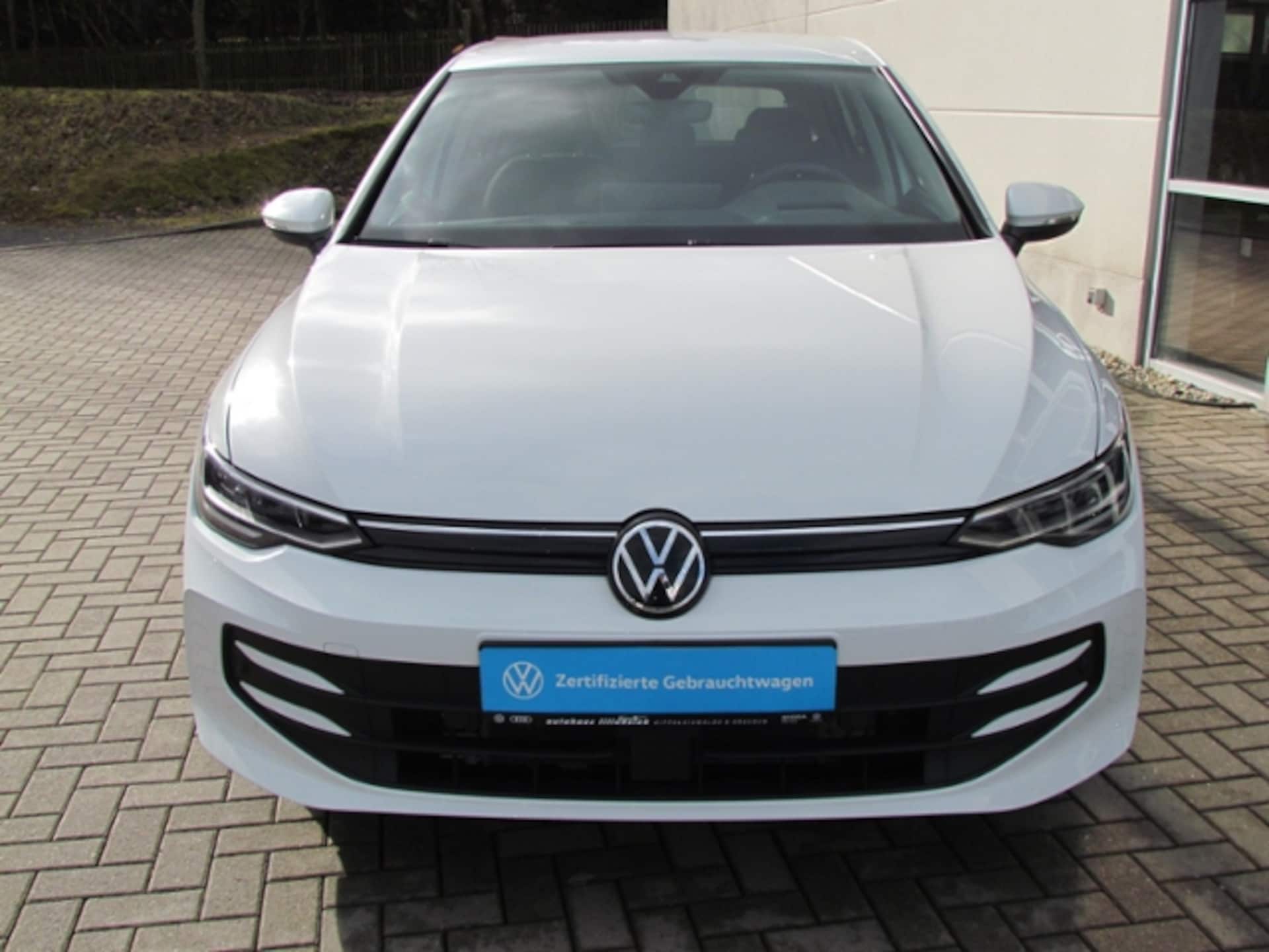 Volkswagen Golf Life