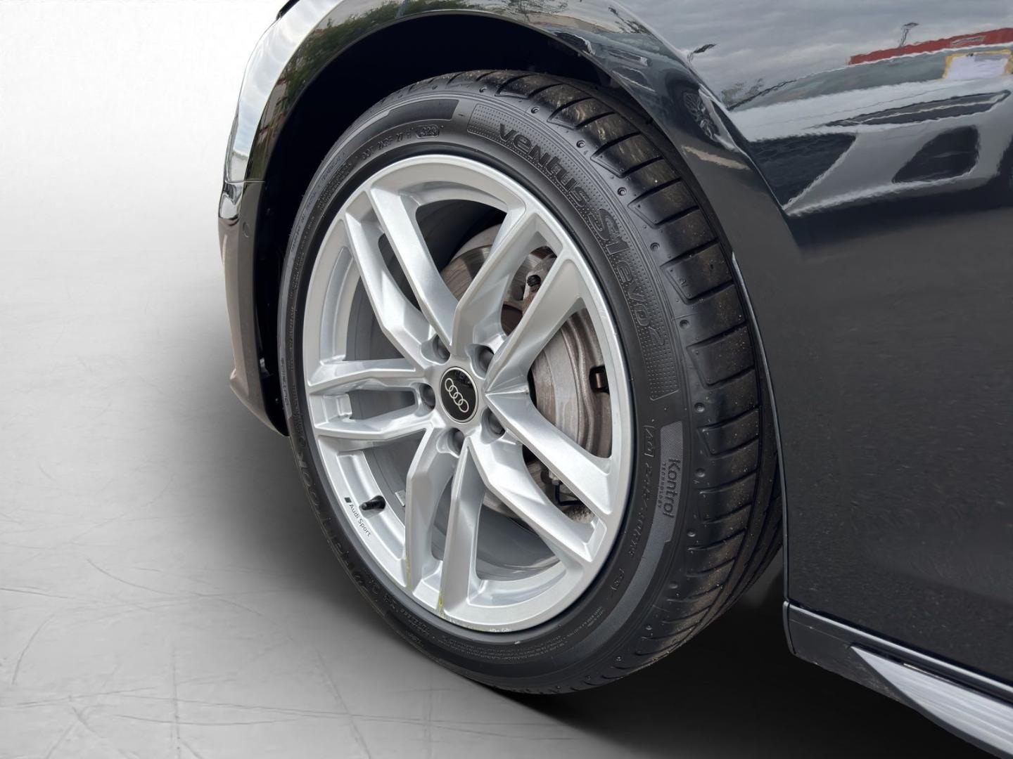Bild über Audi A4 Avant S line 40 TDI S tronic - für weitere Informationen kontaktieren Sie den Audi Partner
