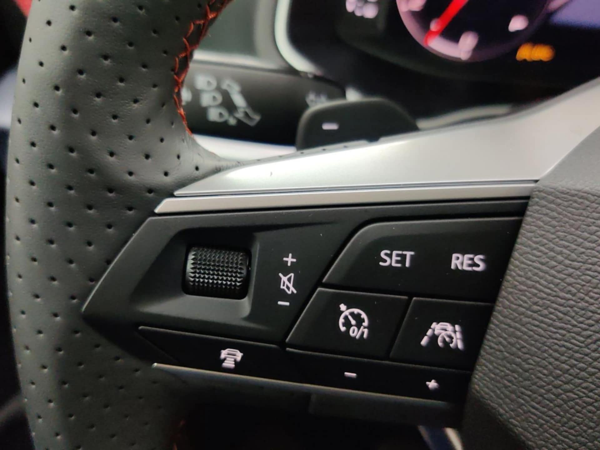 SEAT Arona FR