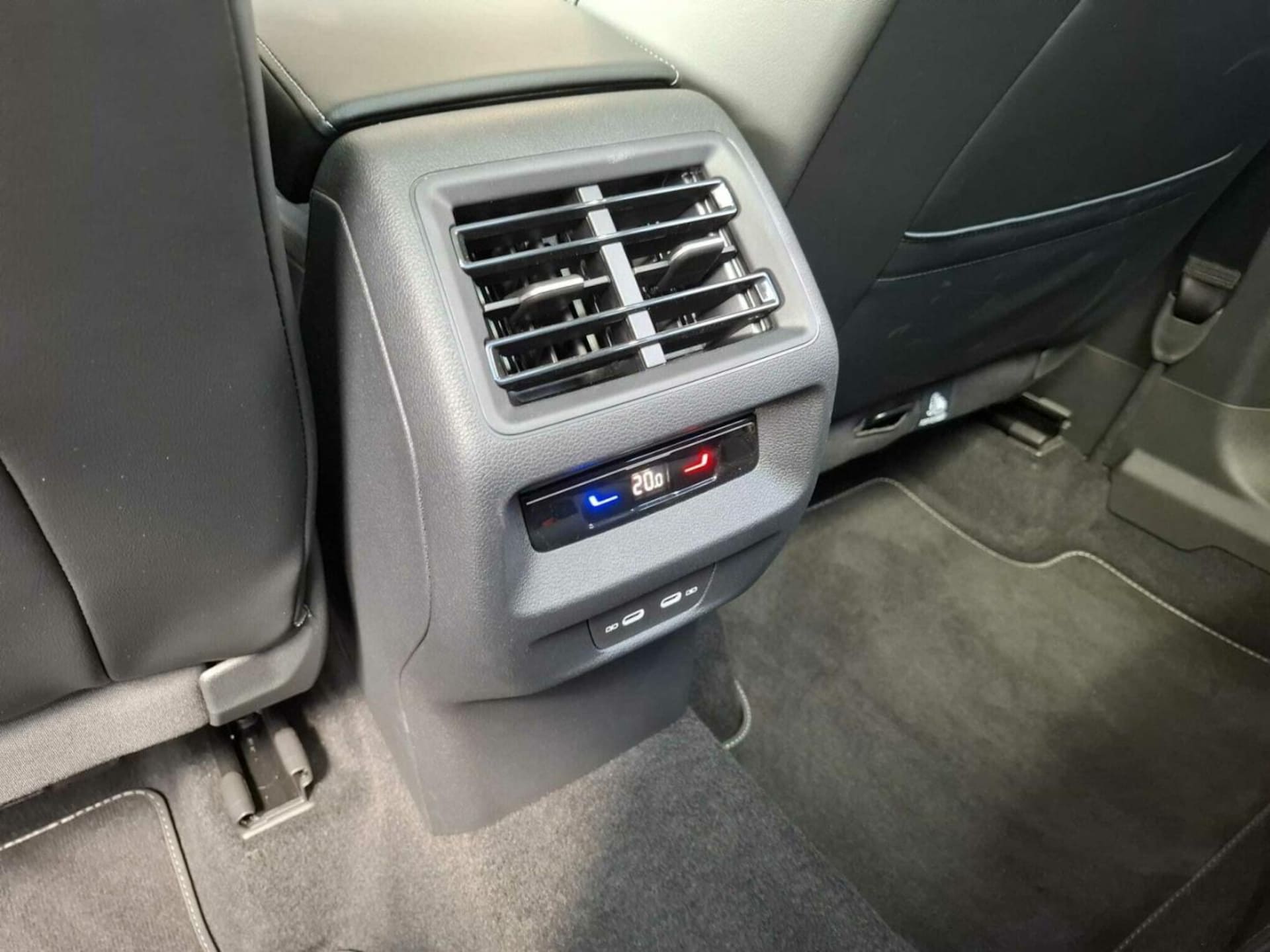 Volkswagen Tiguan R-Line Plus