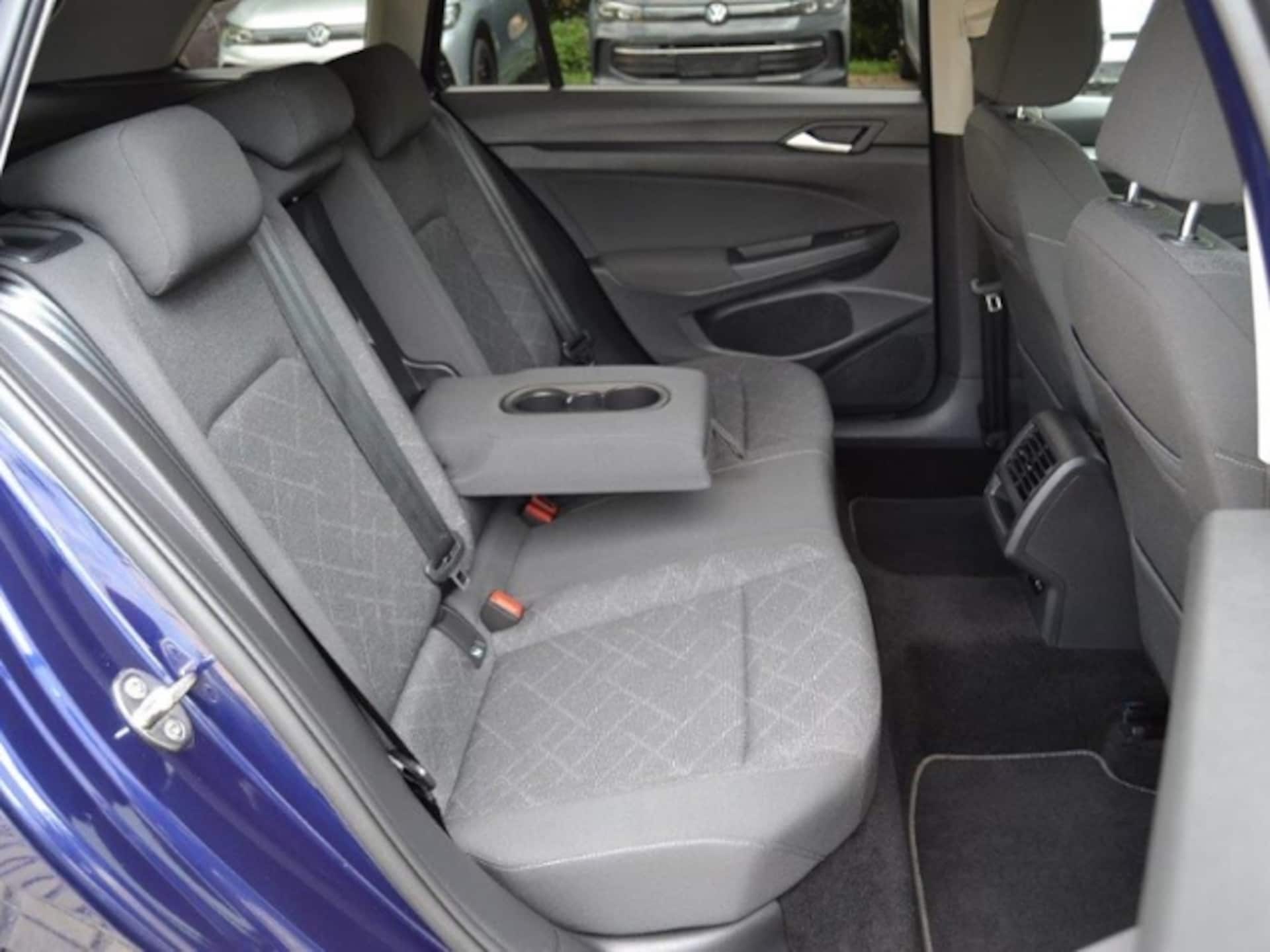 Volkswagen Golf Variant Life