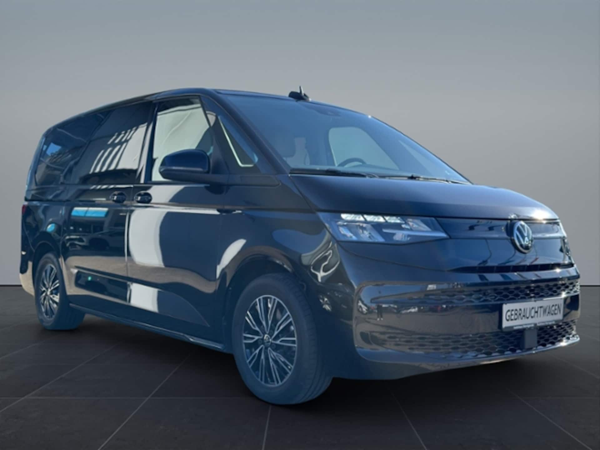 Volkswagen Multivan Langversion Basis-Modell