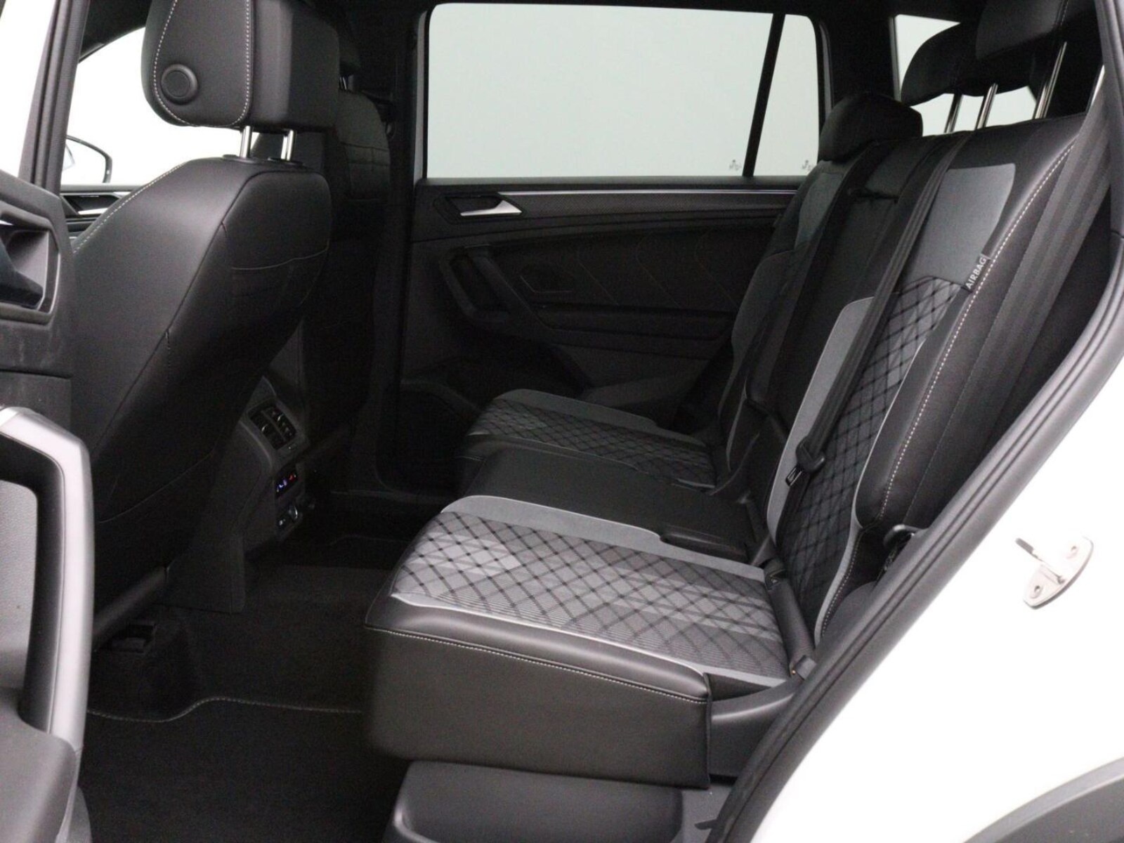 Volkswagen Tiguan Allspace – Bild 10