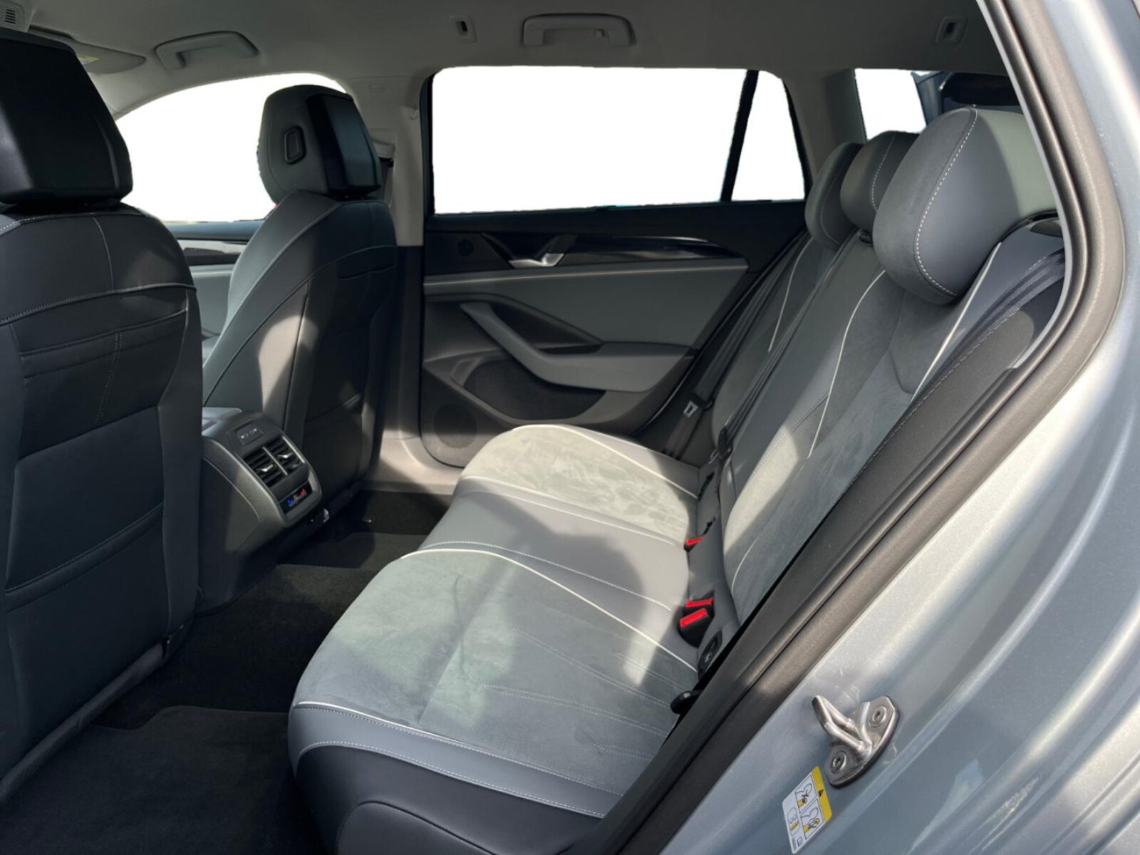 Volkswagen Passat – Bild 12
