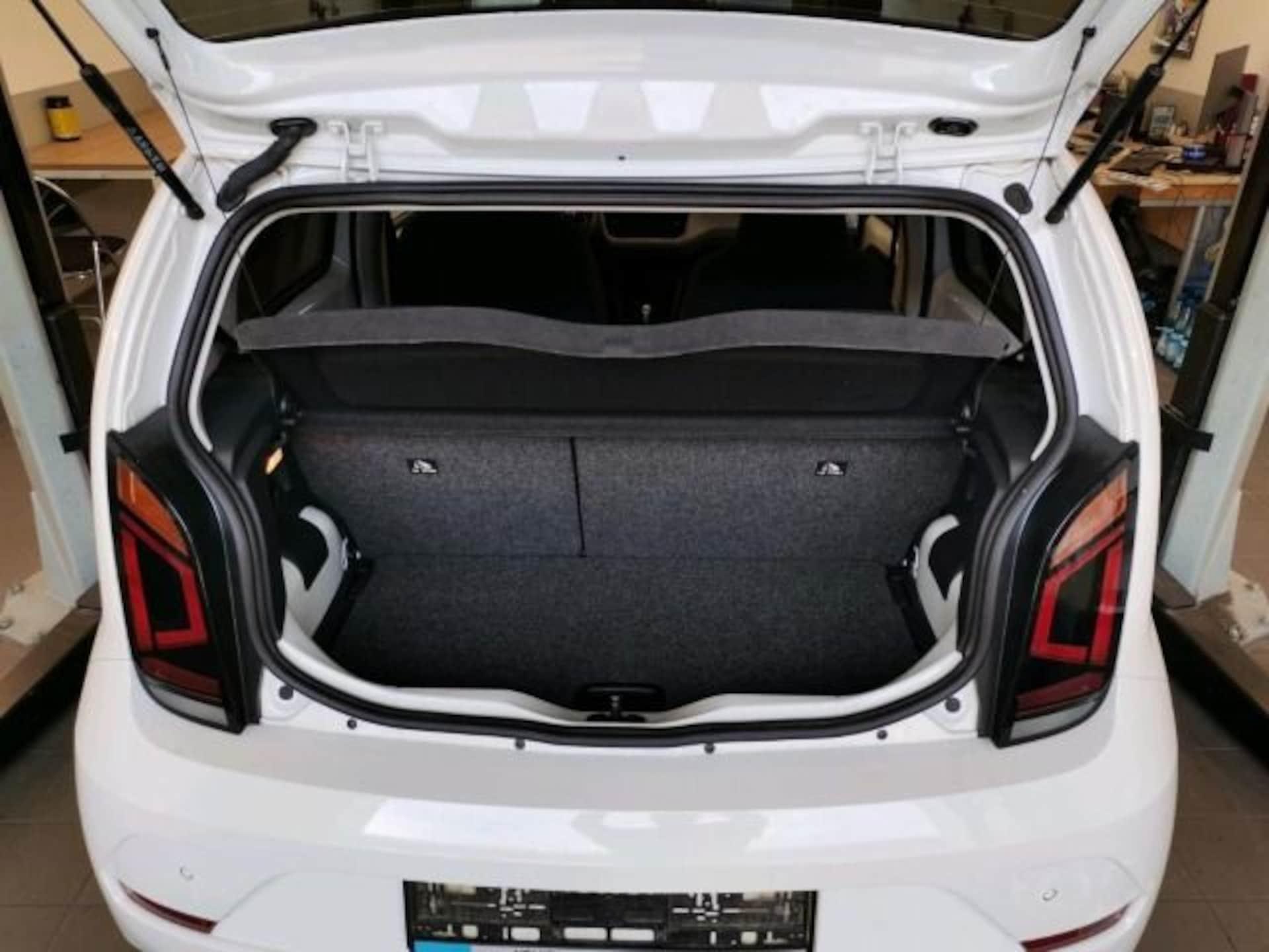 Volkswagen e-up! Style "Plus"