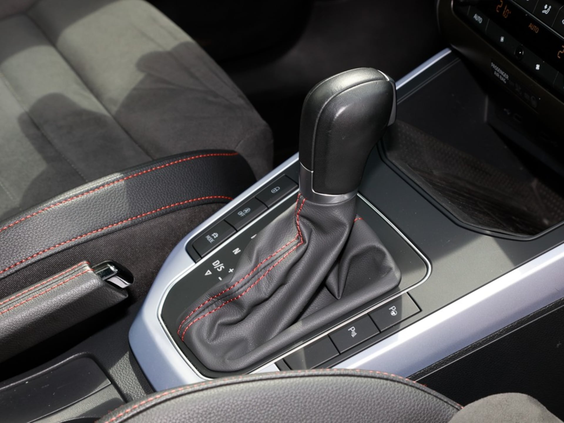 SEAT Arona FR