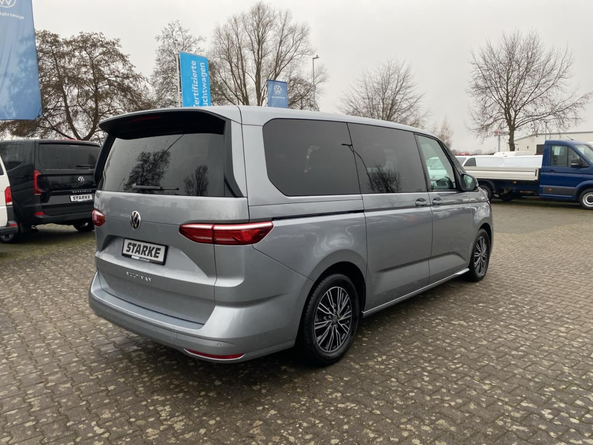 Volkswagen Multivan Langversion Basis-Modell