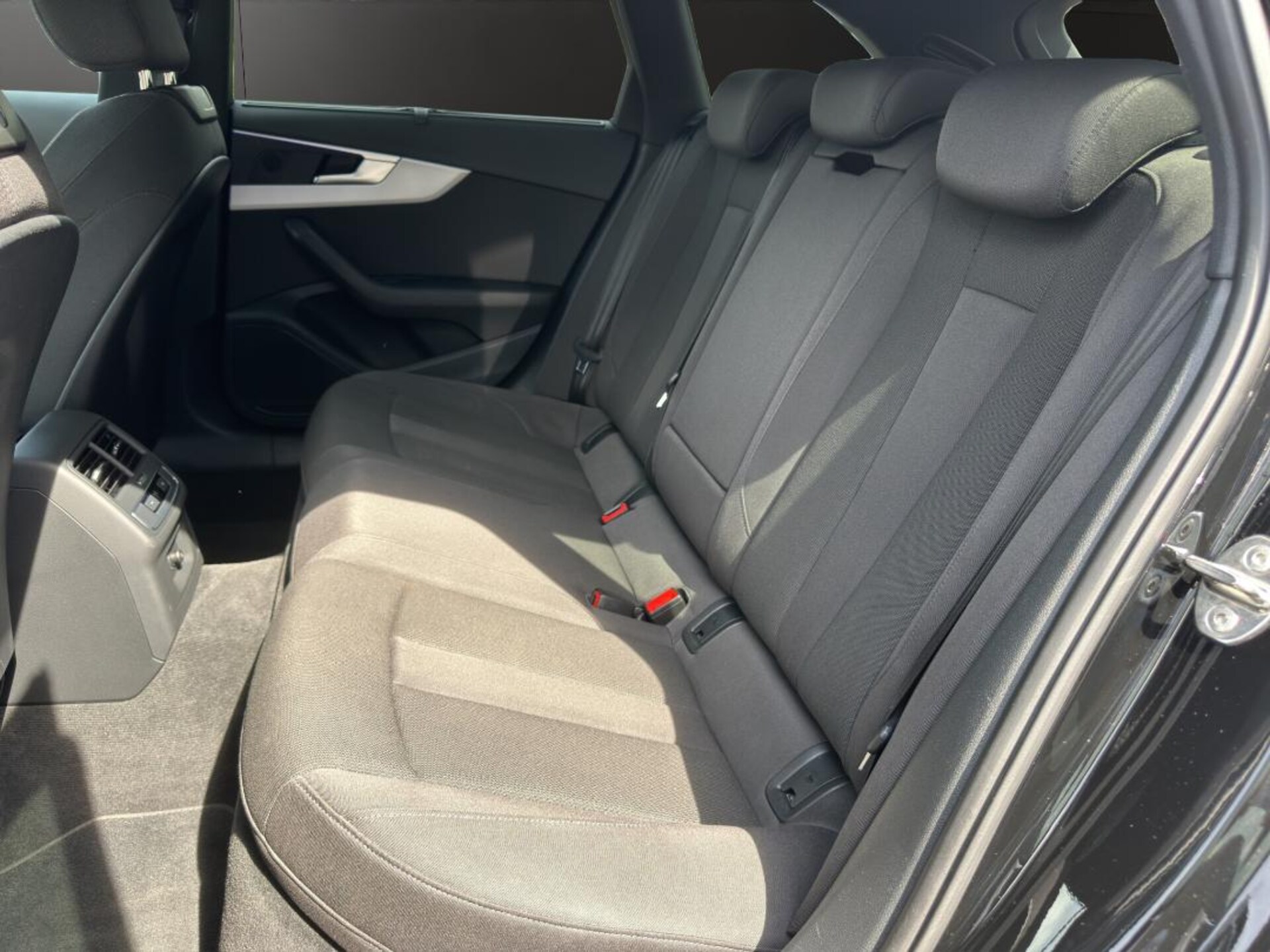 Audi A4 Avant S line